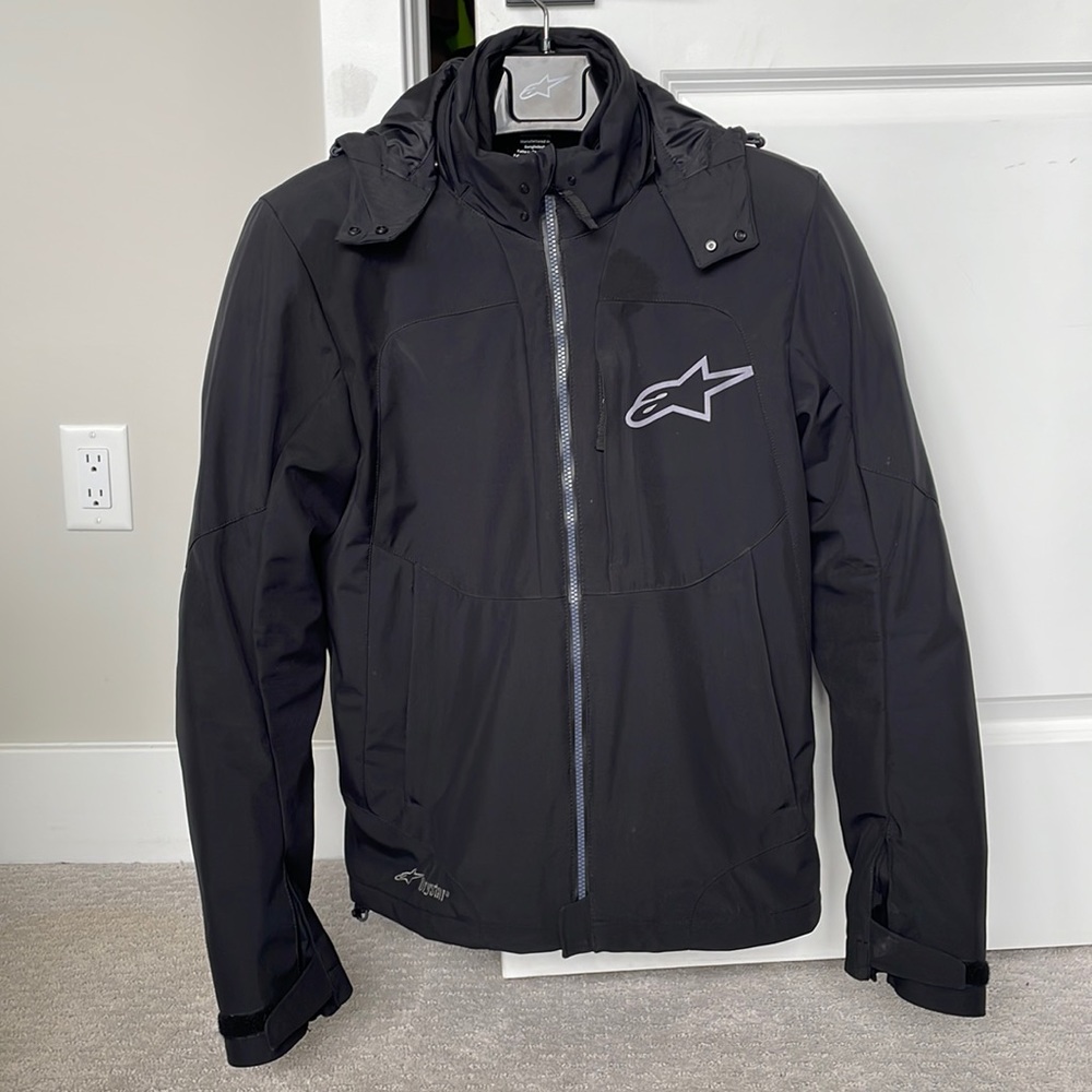 Alpinestars Stratos v2 jacket. Best motorcycle jacket for fall-winter-spring